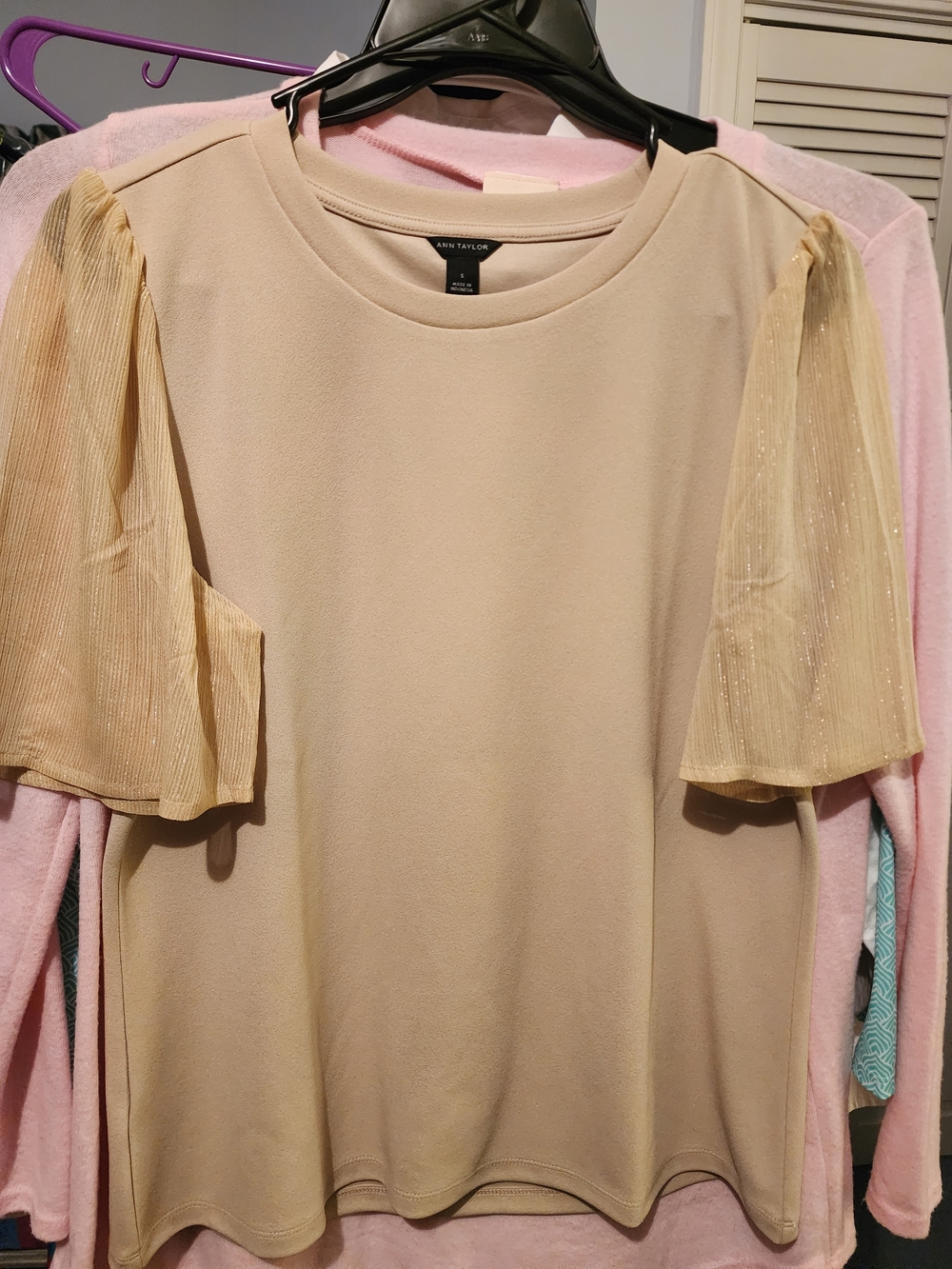 Ann Taylor Beige Cream Pleated-Sleeve Blouse